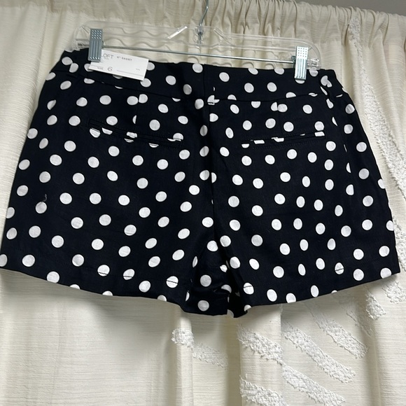 NWT Loft size 6 Black and white polka dot 4” shorts - Picture 2 of 2